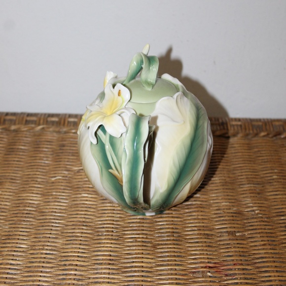 Pier 1 Imports “Ginger Lily” Hand-Painted Porcelain Teapot – Floral Sculptural D - Picture 4 of 10